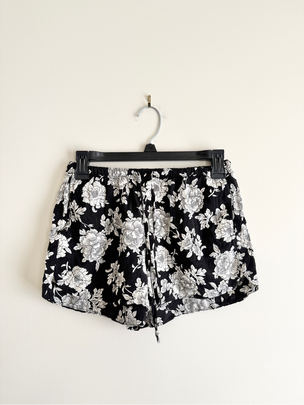 Vintage Brandy Melville Floral Lightweight Shorts Black Cream